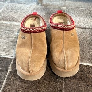 UGG tazz slide size 9